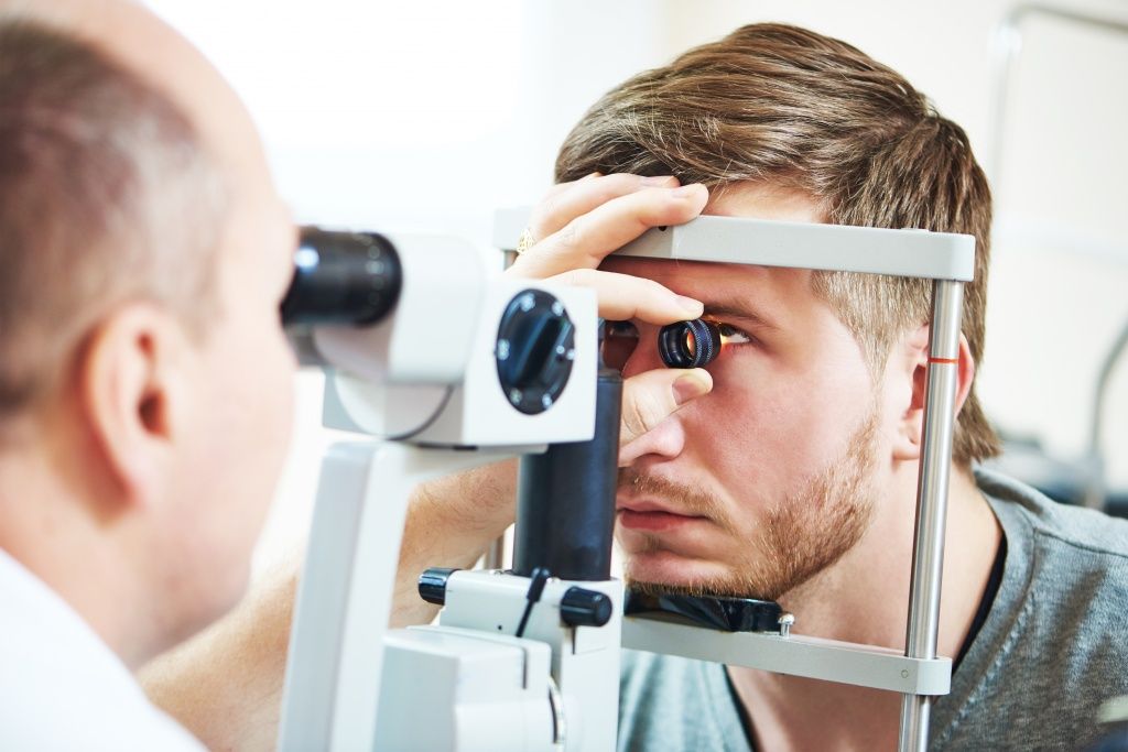 Глаукома – это заболевание, поражающее зрительный нерв